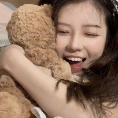 校服的裙摆